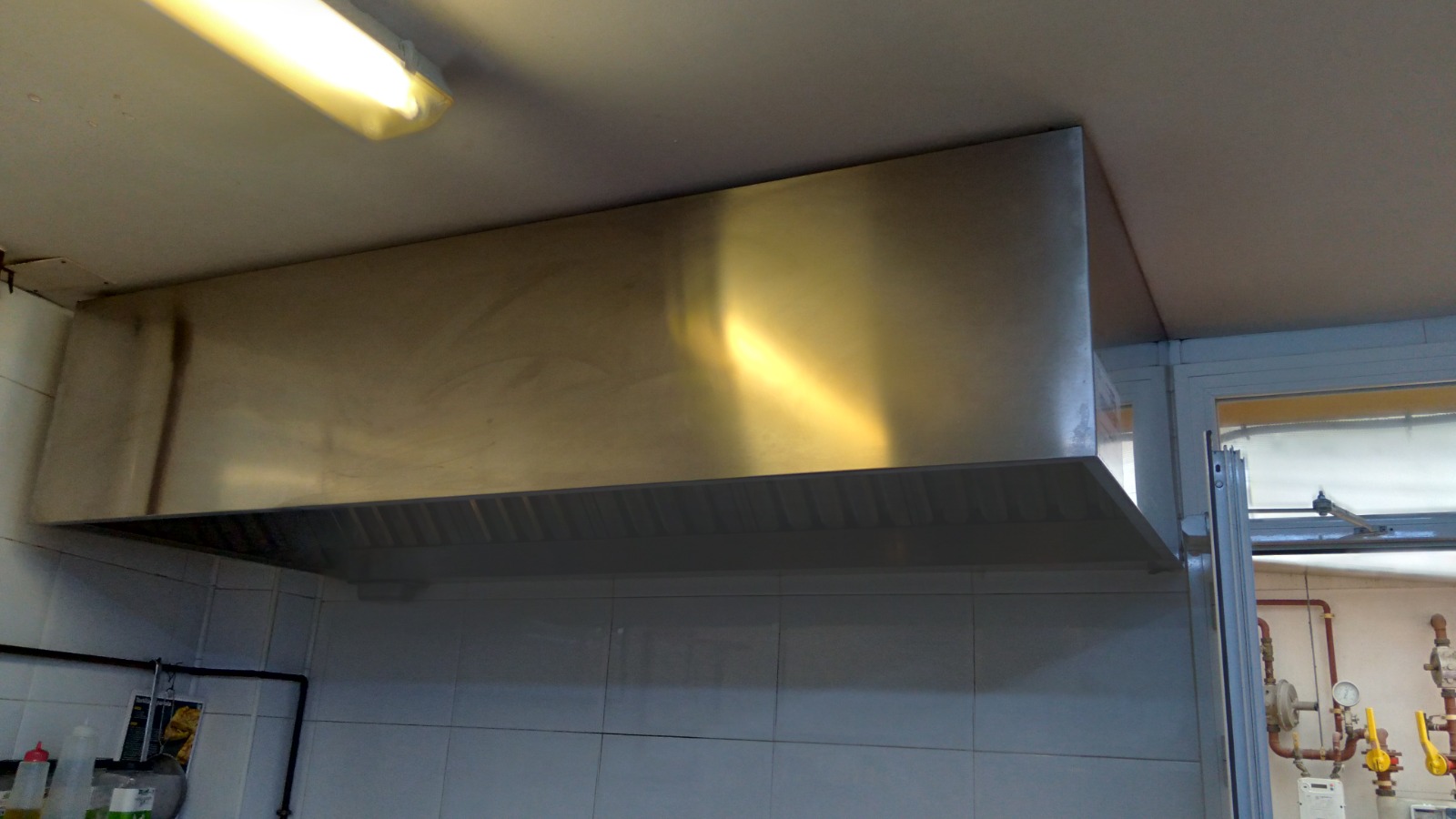 Desengrase de conductos de extracción en local de hostelería